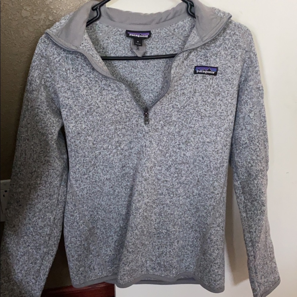 Women’s size medium Patagonia quarter zip.
